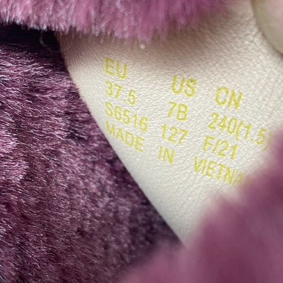 STUART WEITZMAN Sz 7 Elodie Chill Faux Fur Slide Sandal Cranberry - Picture 9 of 11